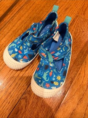 Cat & Jack Blue Ocean-Print Water Shoes with Teal Pull Tabs